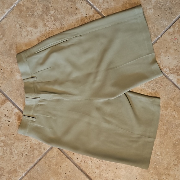 Babe Didrikson Silk Pleated Shorts - Picture 2 of 3